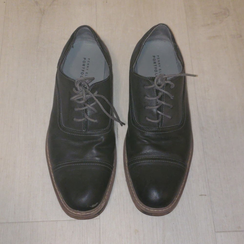 Perry Ellis dress shoes